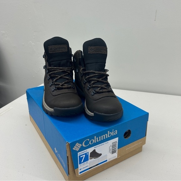 Columbia Women's Brown Hiking Boots size 7.5